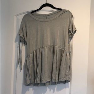 T-shirt with flared bottom